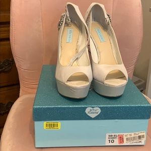 Betsey Johnson Ivory Platform Peep toe heels